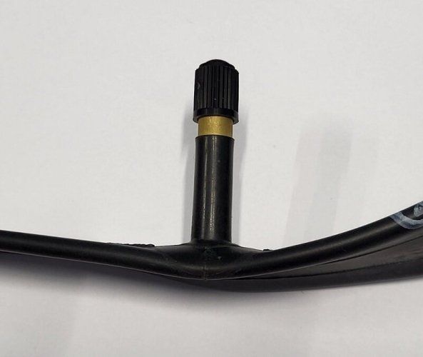 duše MAX1 28×1,7-1,9 AV (35/45-622) ventil 40mm